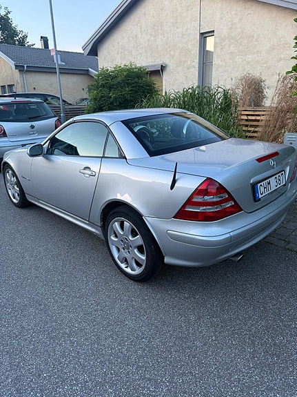 Mercedes-Benz SLK200 3 of 5