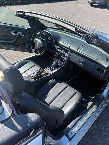 Mercedes-Benz SLK200 5 of 5