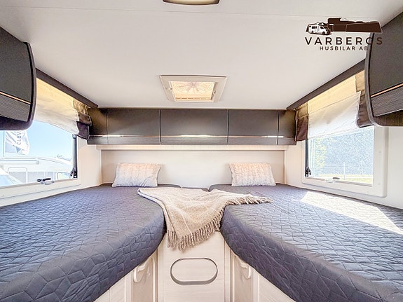 Chausson 777GA Titanium Premium *Automat Långbäddar+Taksäng 3500kg 170hk *** VI TAR INBYTEN *** Fritidslån Ränta Fr. 3,7 5 of 5