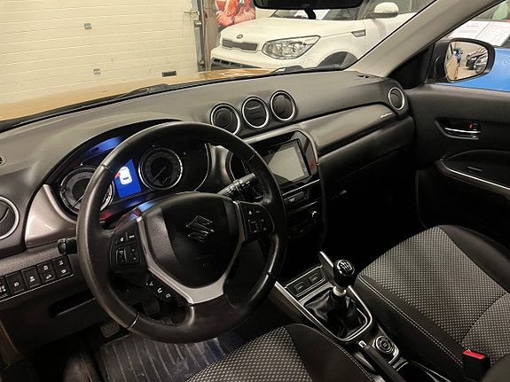 Suzuki Vitara 12 of 12