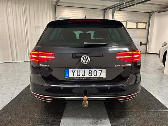 Volkswagen Passat 6 of 25