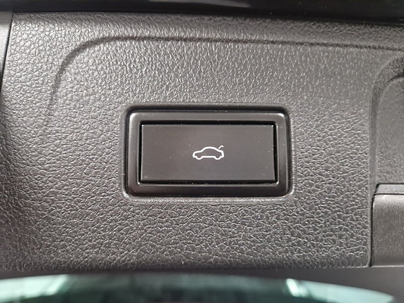 Volkswagen Passat 11 of 21