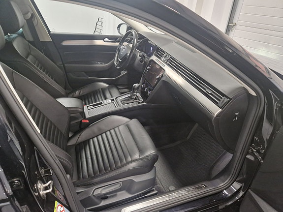 Volkswagen Passat 7 of 21