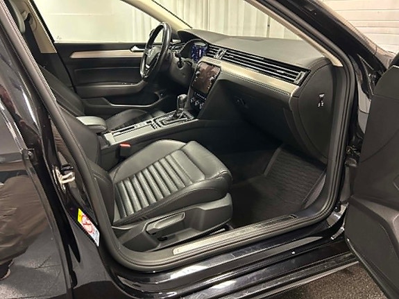 Volkswagen Passat 7 of 25