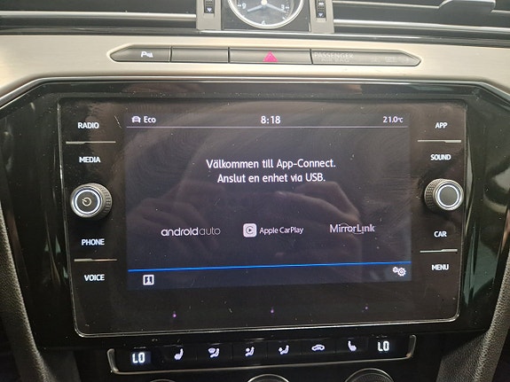 Volkswagen Passat 13 of 21