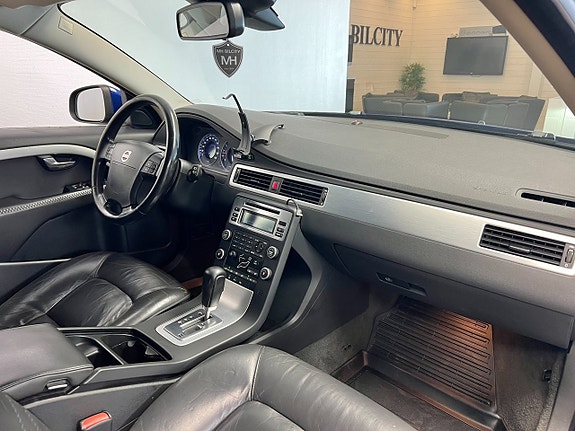 Volvo V70 11 of 20