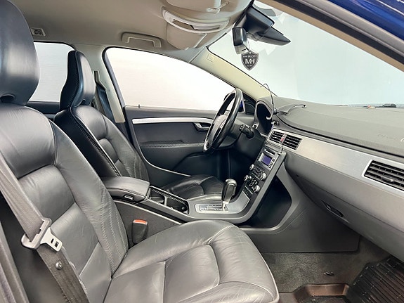 Volvo V70 10 of 20