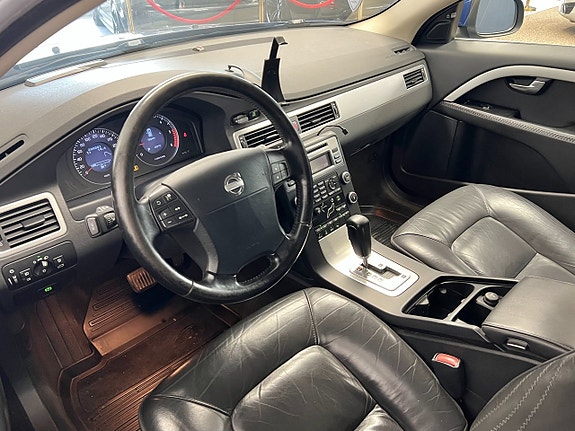 Volvo V70 13 of 20