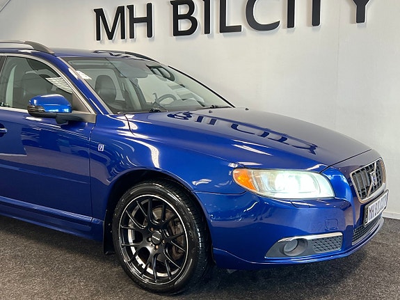 Volvo V70 2 of 20