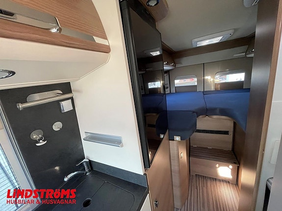 Carthago Van 640 LE charming Coupé 140hk Automat Långbäddar 14 of 25