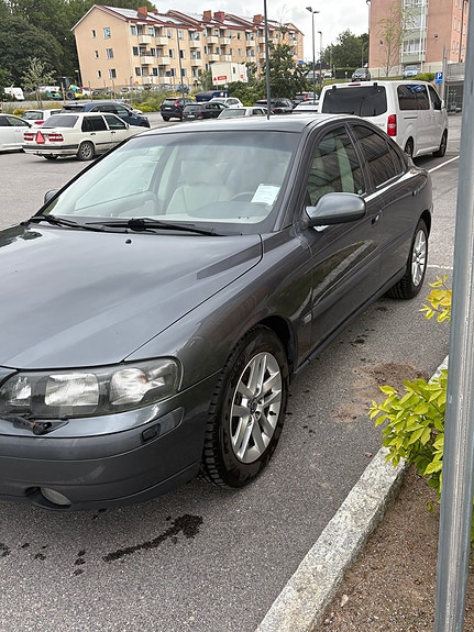 Volvo S60 3 of 5
