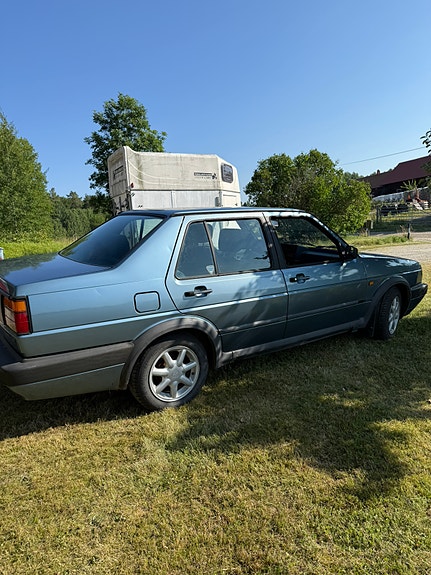 Volkswagen Jetta 4 of 5