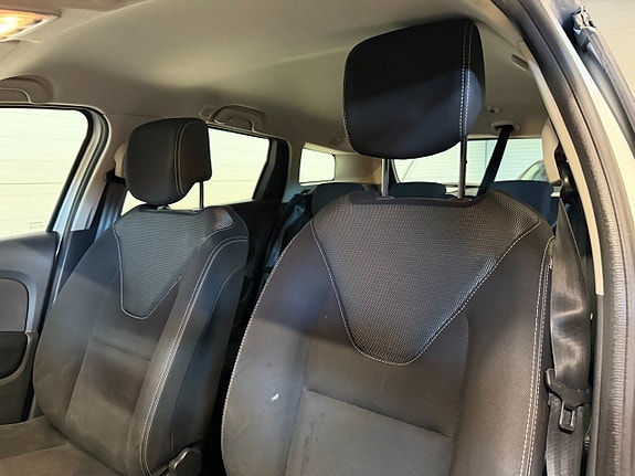 Renault Clio 15 of 19