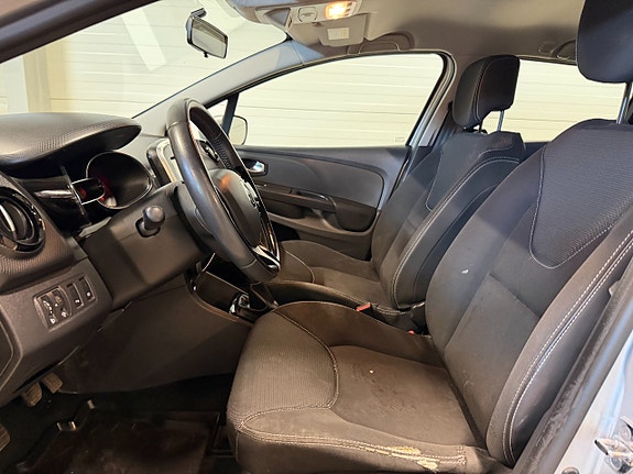 Renault Clio 14 of 19