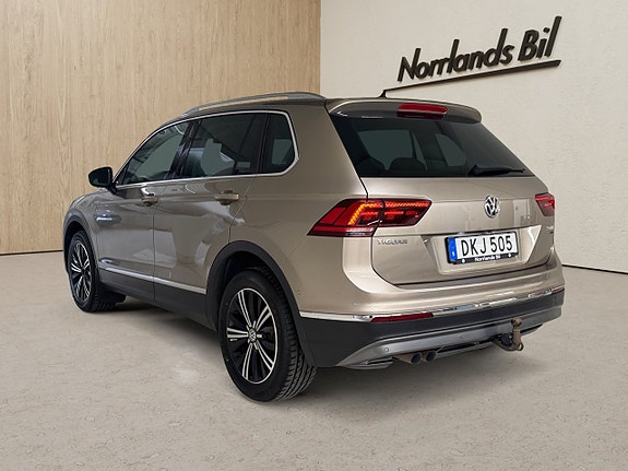 Volkswagen Tiguan 2 of 7