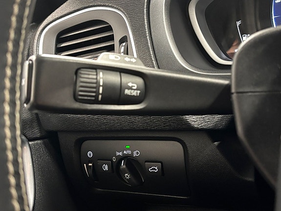 Volvo V40 25 of 26