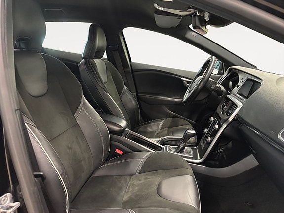Volvo V40 15 of 26