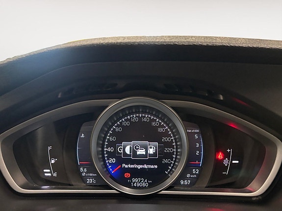 Volvo V40 12 of 26