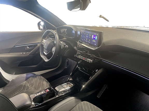 Peugeot 2008 11 of 15