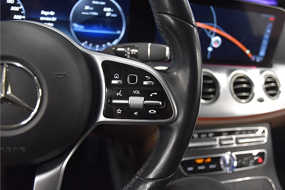 Mercedes-Benz E220 11 of 23