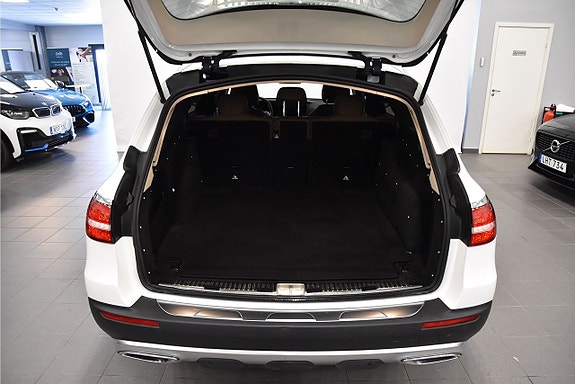 Mercedes-Benz E220 23 of 23