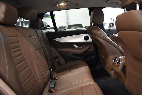 Mercedes-Benz E220 13 of 23