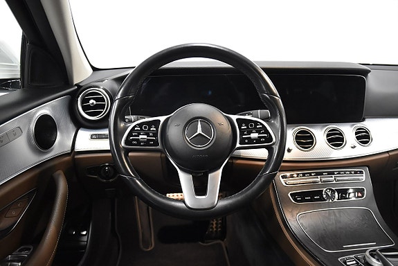 Mercedes-Benz E220 2 of 23