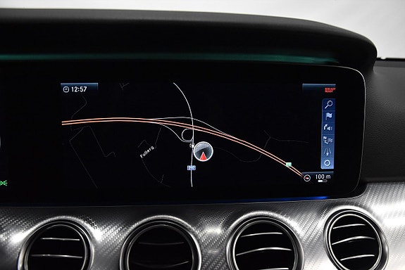Mercedes-Benz E220 19 of 23