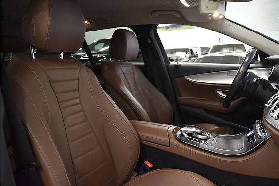 Mercedes-Benz E220 12 of 23