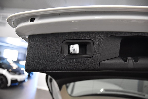 Mercedes-Benz E220 21 of 23