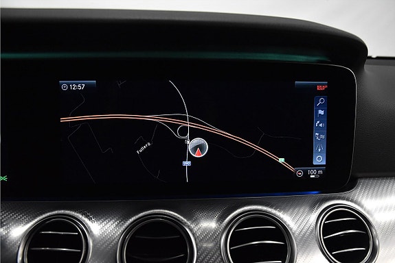 Mercedes-Benz E220 19 of 23