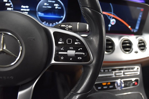 Mercedes-Benz E220 11 of 23