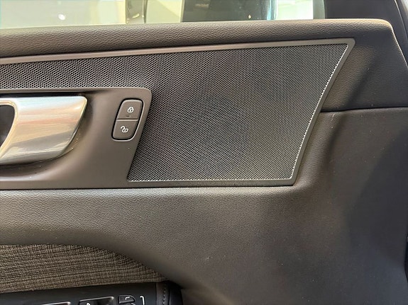 Volvo XC60 5 of 13