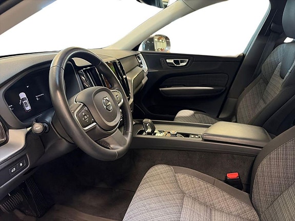 Volvo XC60 4 of 13