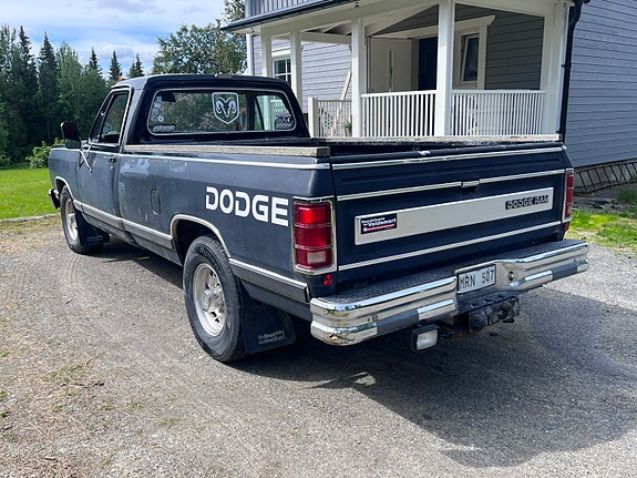 Dodge RAM 250 3 of 5