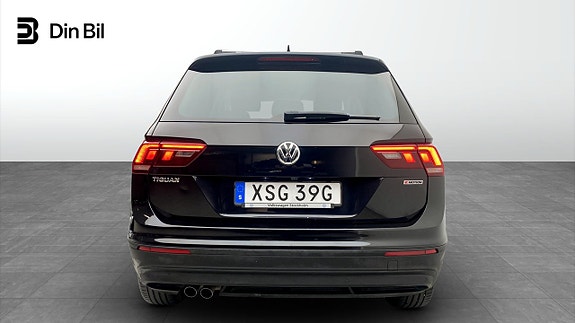 Volkswagen Tiguan 5 of 12