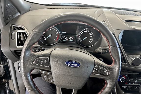 Ford Kuga 13 of 18