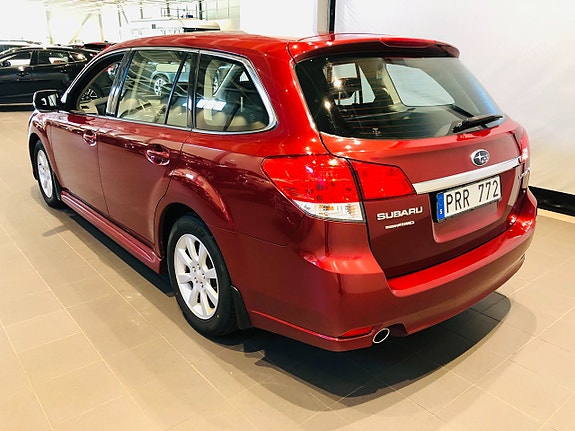 Subaru Legacy 4 of 5
