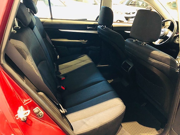 Subaru Legacy 6 of 9