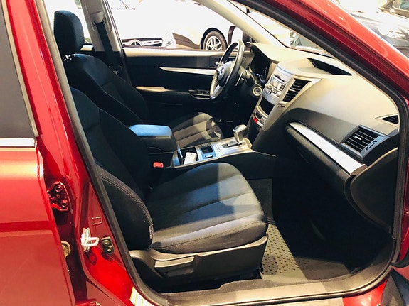 Subaru Legacy 5 of 5