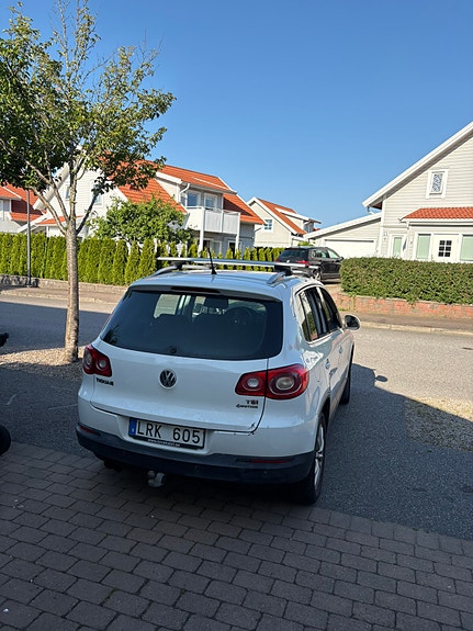 Volkswagen Tiguan 3 of 5