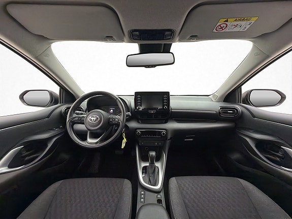 Toyota Yaris 12 of 30