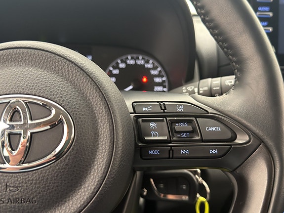 Toyota Yaris 23 of 30
