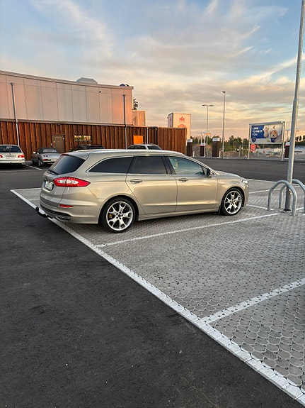 Ford Mondeo 2 of 5