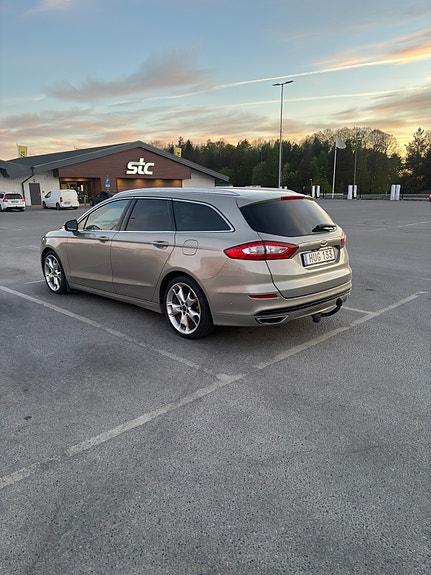 Ford Mondeo 4 of 5