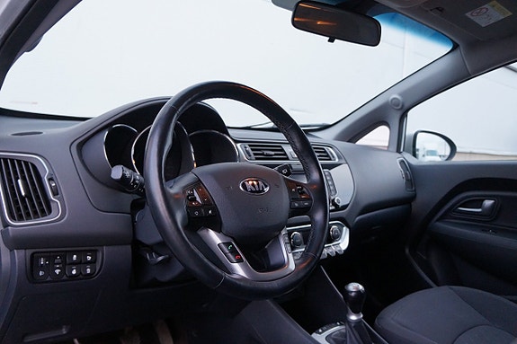 Kia Rio 8 of 18