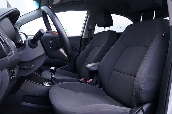 Kia Rio 7 of 18