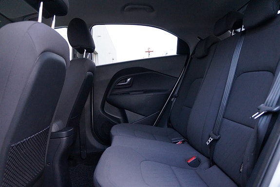 Kia Rio 9 of 18