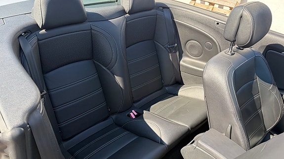 Renault Megane 14 of 16