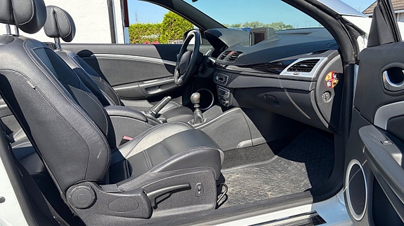 Renault Megane 15 of 16